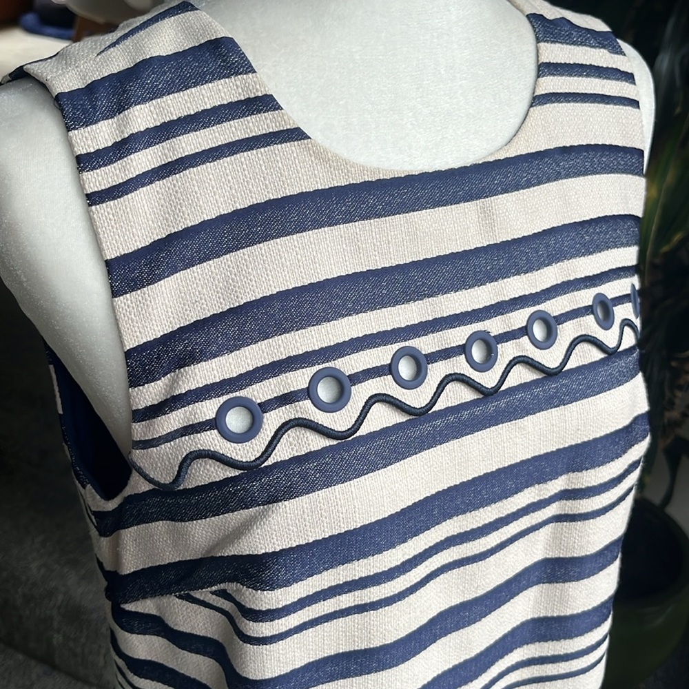 ⚓️J. Crew Scalloped Striped Shift Dress with Grommets cream navy blue size 10